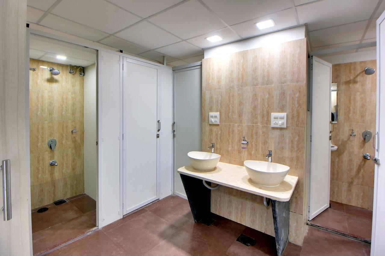 Hotel Astropods Airport, Mumbai. ภายนอก รูปภาพ
